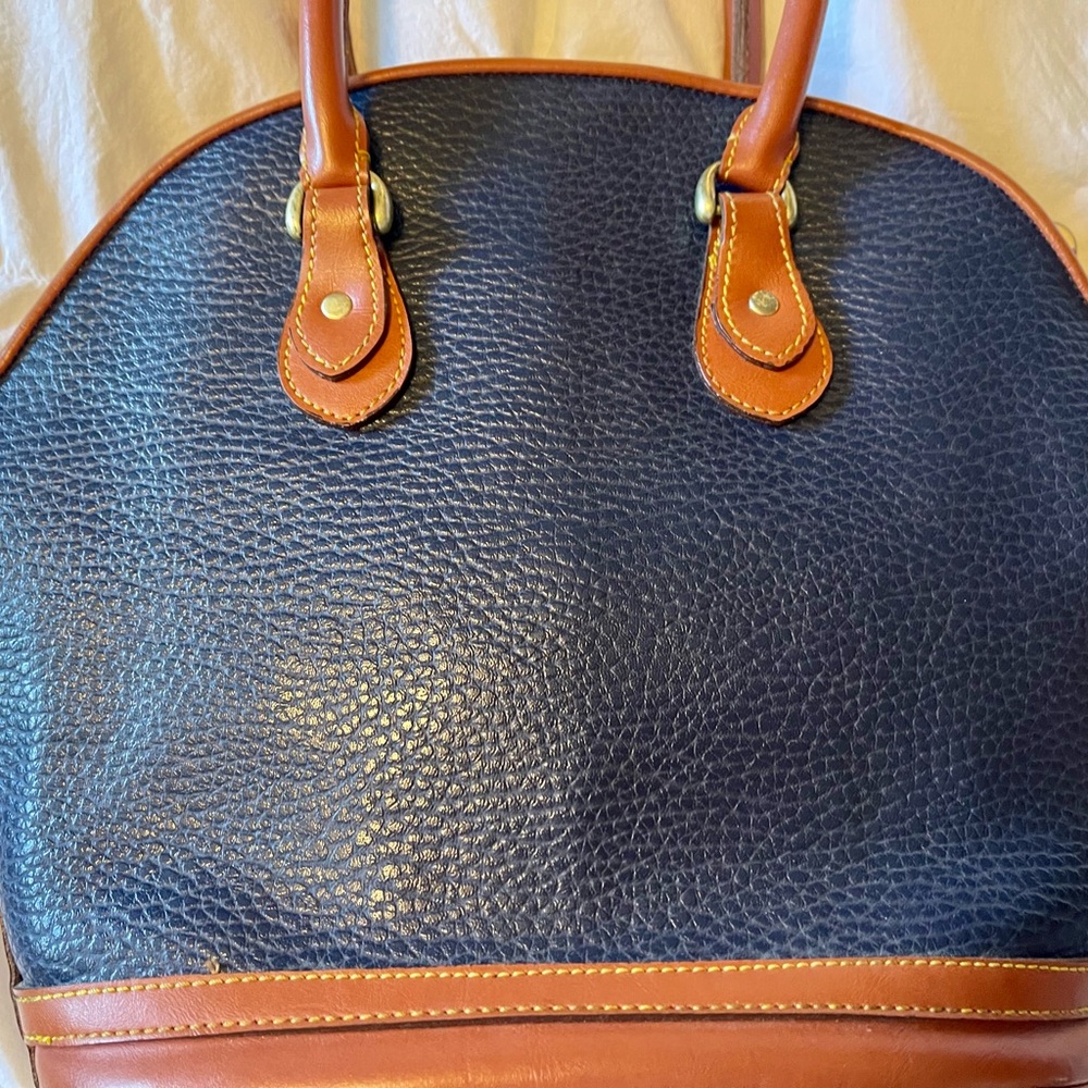 Vintage Dooney & Bourke Navy purse - Picture 3 of 9
